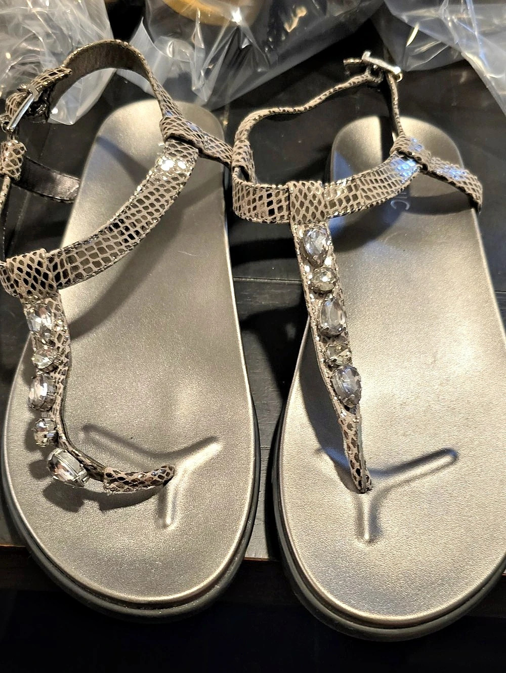 NWOT Vionic Embellished Sandals in  Silver